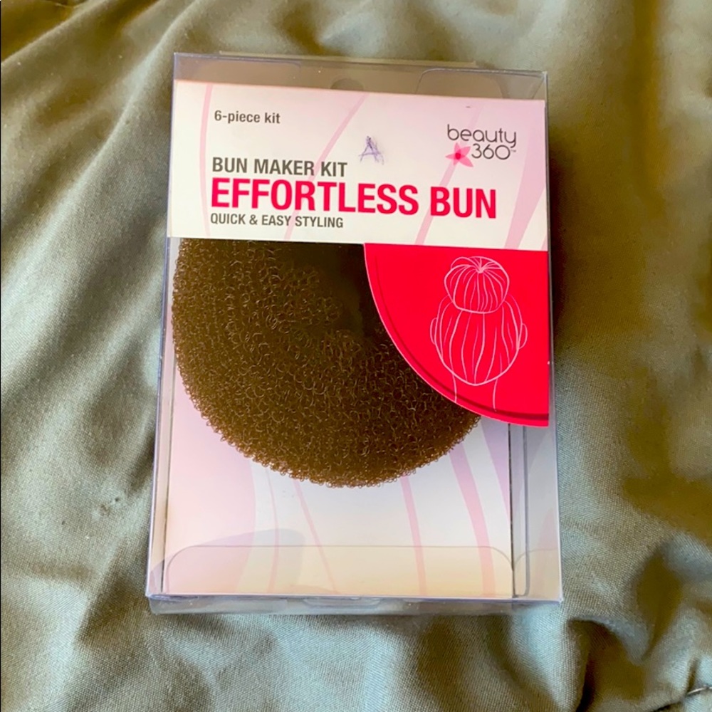 NWOT FREE with purchase Bun Styler